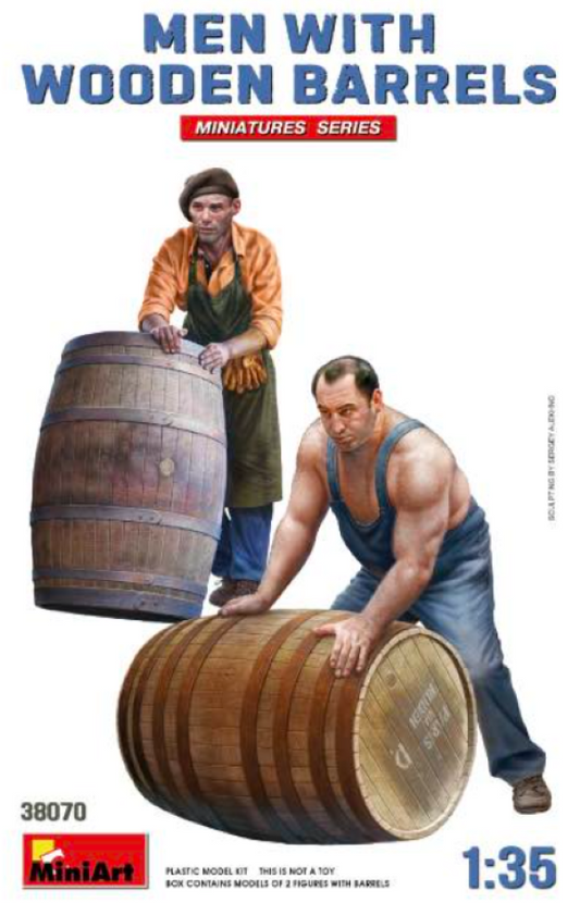 1/35 Miniart Figures Men with wooden Barrels